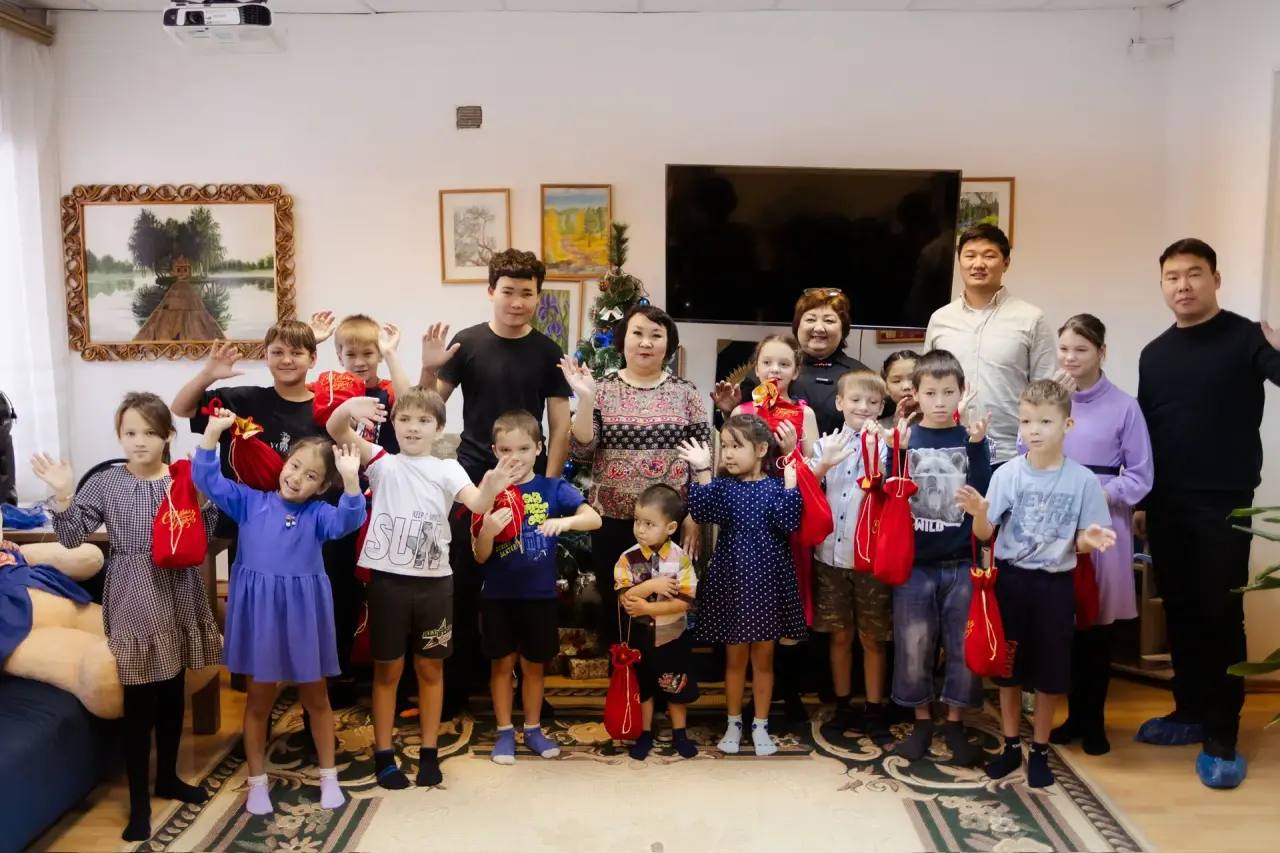 Бурятский театр оперы и балета подарил праздник детям из Селенгинского центра помощи семьи и детям