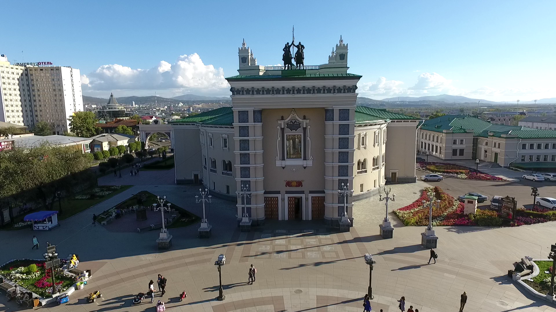Премьера! На телеканале «Ариг Ус»  вышла в эфир программа «Служебный вход»