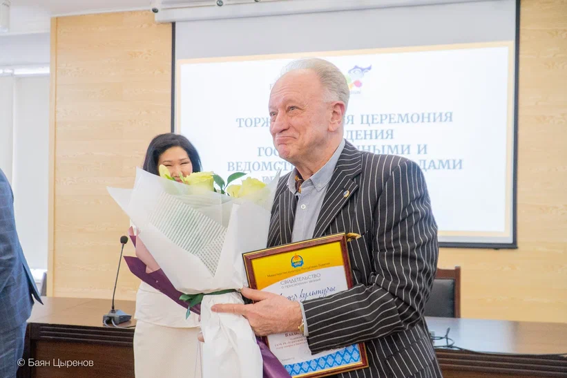 «Лидерами культуры» Бурятии стали Владимир Рылов и Алексей Амбаев