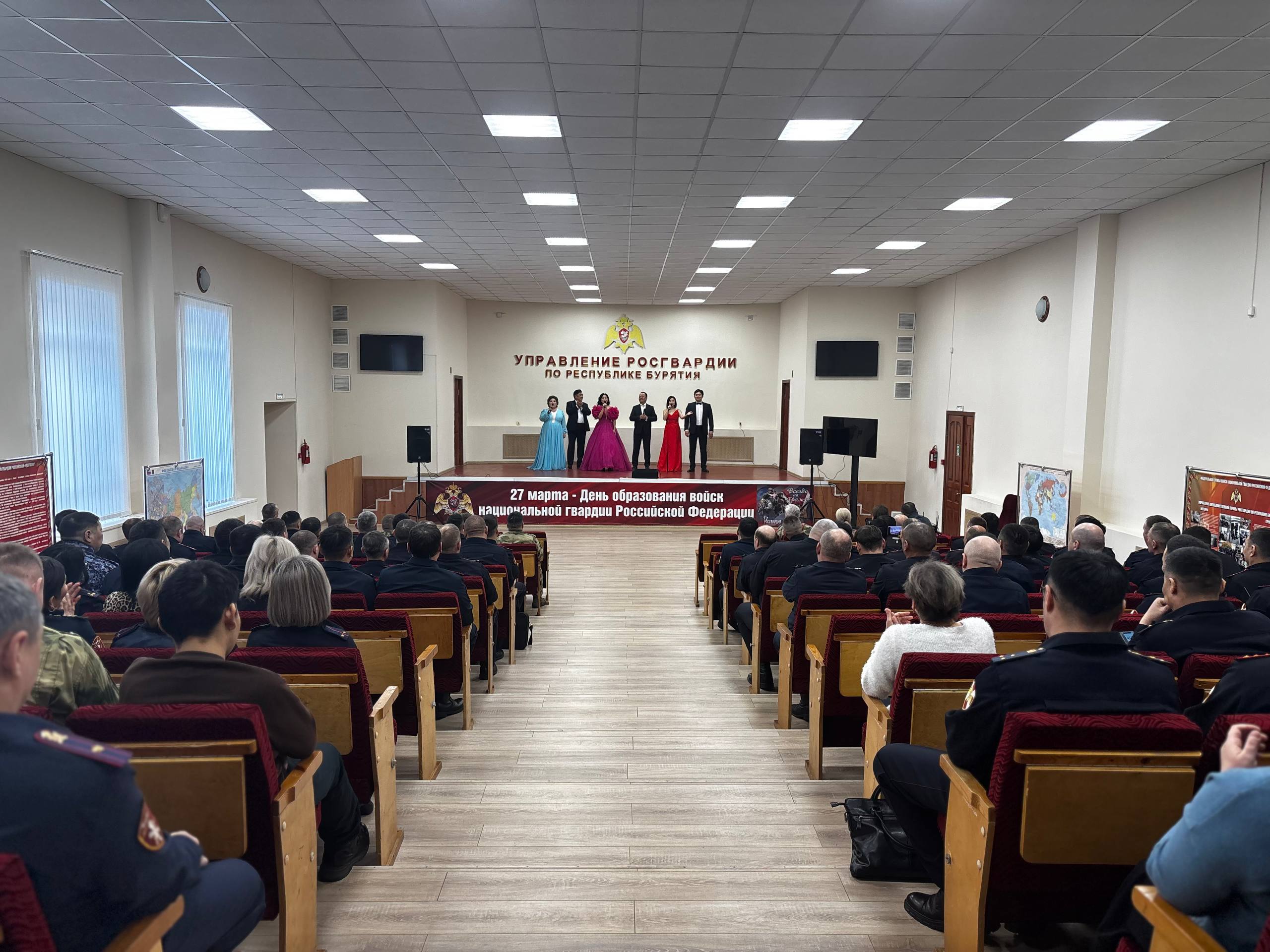 Бурятский театр оперы и балета подарил праздничный концерт росгвардейцам